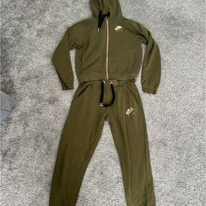Nike womens matching set, hoodie and joggers Size XS